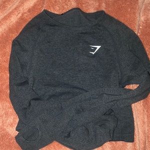 Grey vital seamless crop